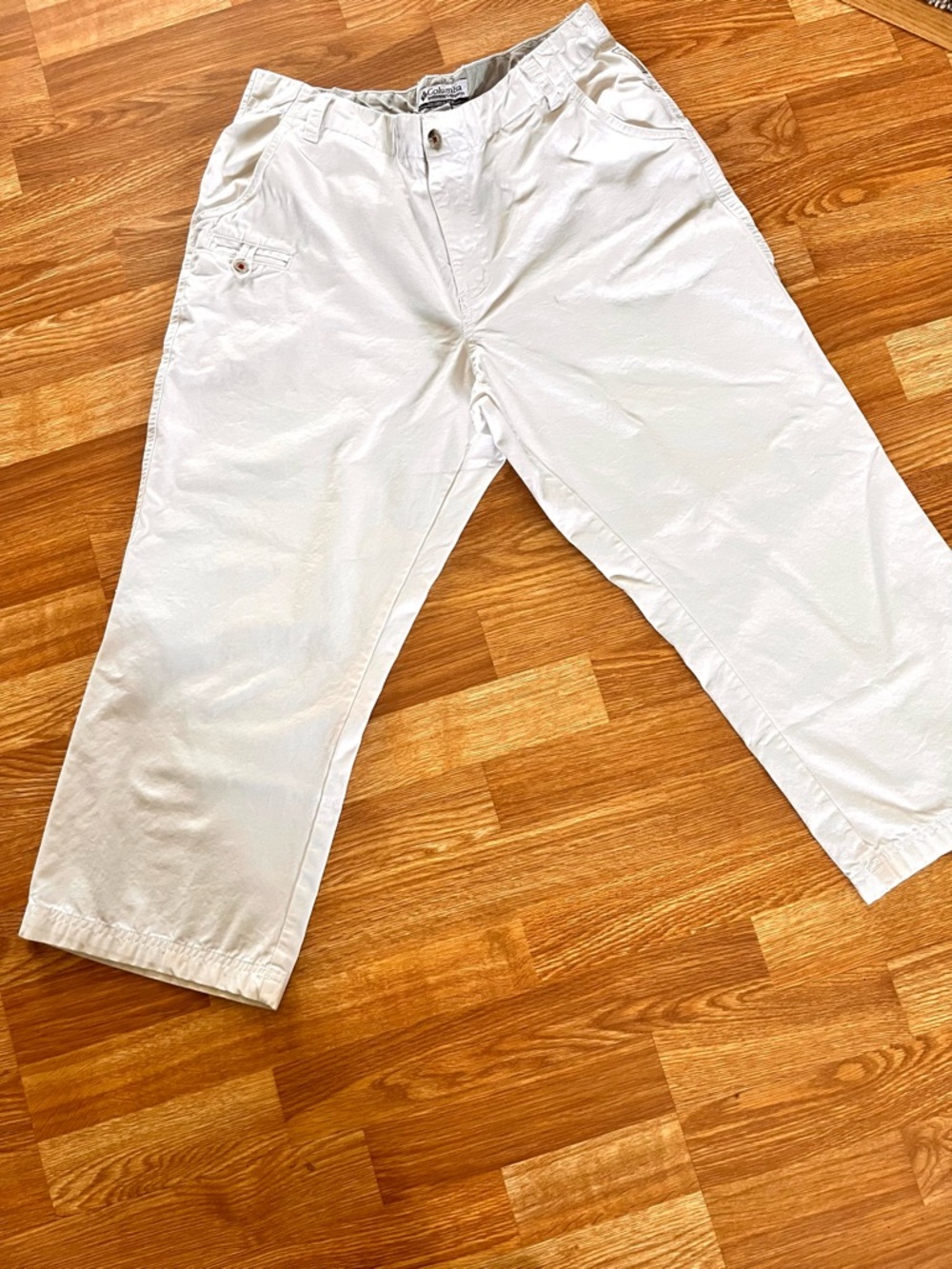 Columbia Women’s White Capri/Cropped Pants size 12